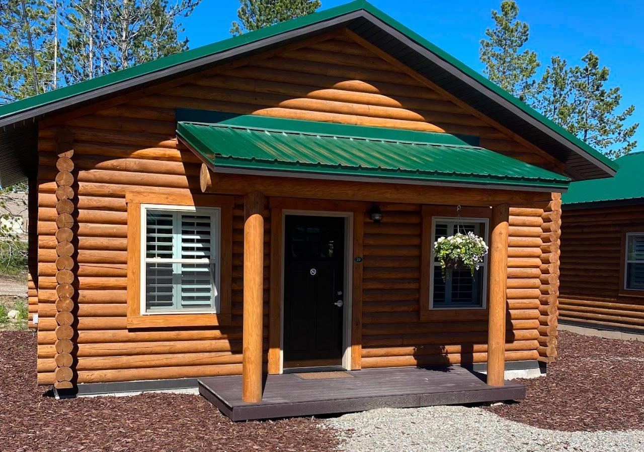 Cabin Village Island Park Exterior foto
